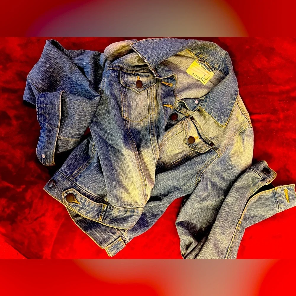 Forever 21 Blue Washed Denim Jacket - Picture 8 of 9